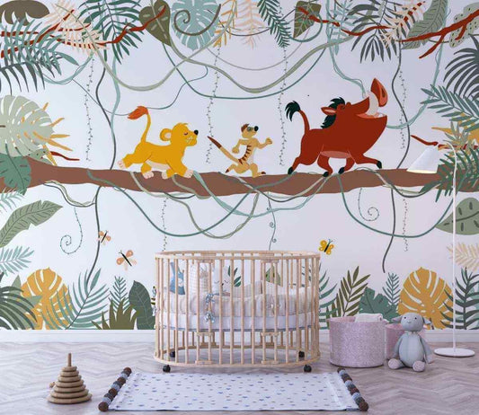 Papier peint jungle pour chambre bébé avec personnages animés sur branche, motifs feuillages tropicaux