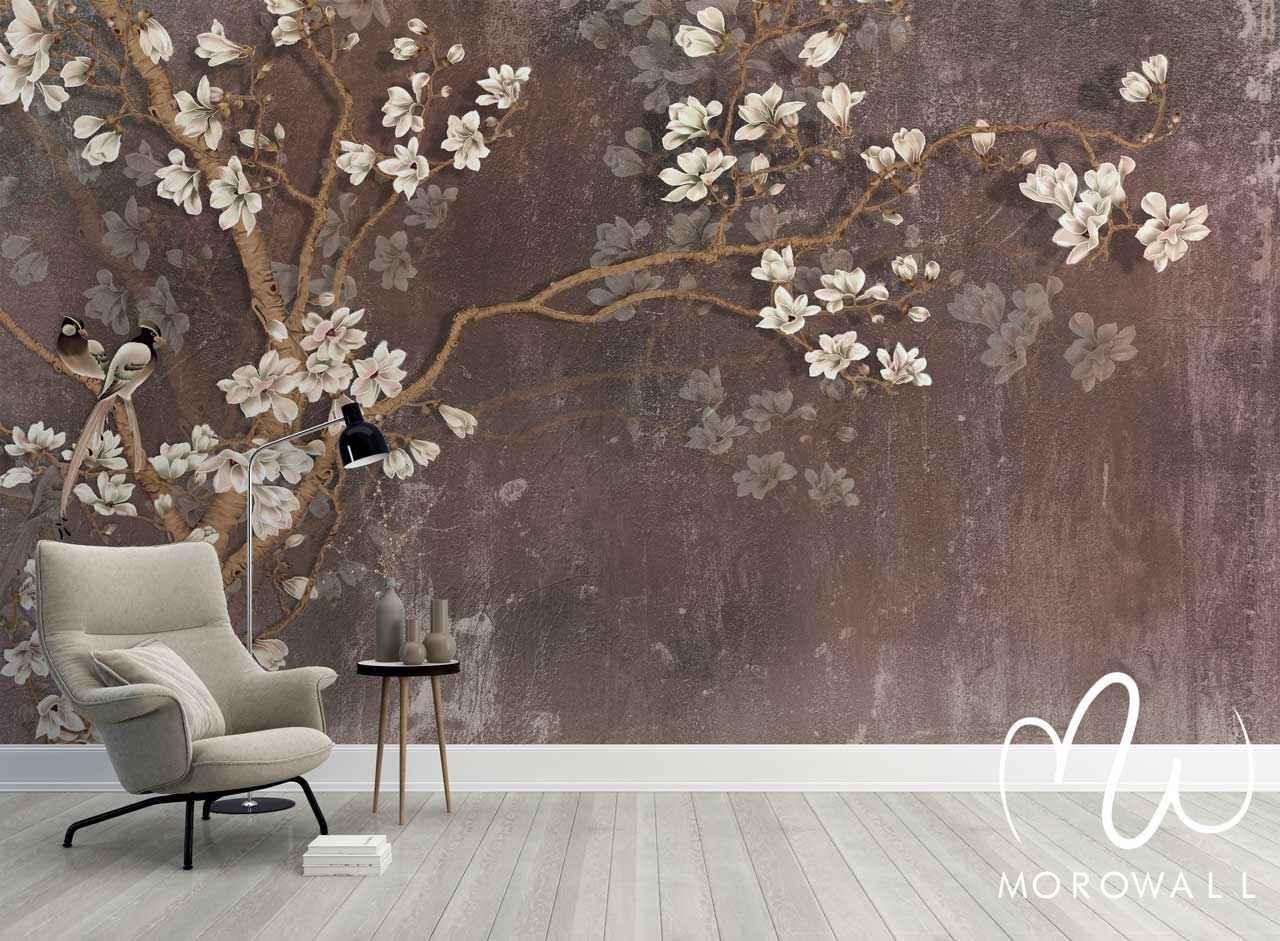 Papier peint floral brun avec branches et fleurs blanches, ambiance élégante de salon