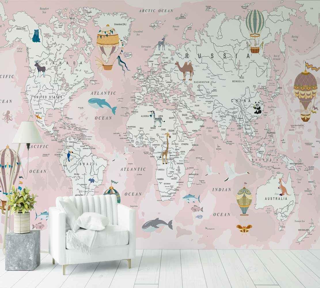 Papier peint carte du monde rose décoratif, animaux et montgolfières, salon moderne