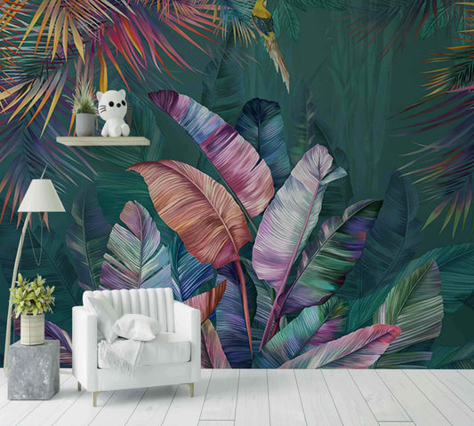 Papier peint tropical coloré avec grandes feuilles exotiques, fauteuil blanc et déco moderne