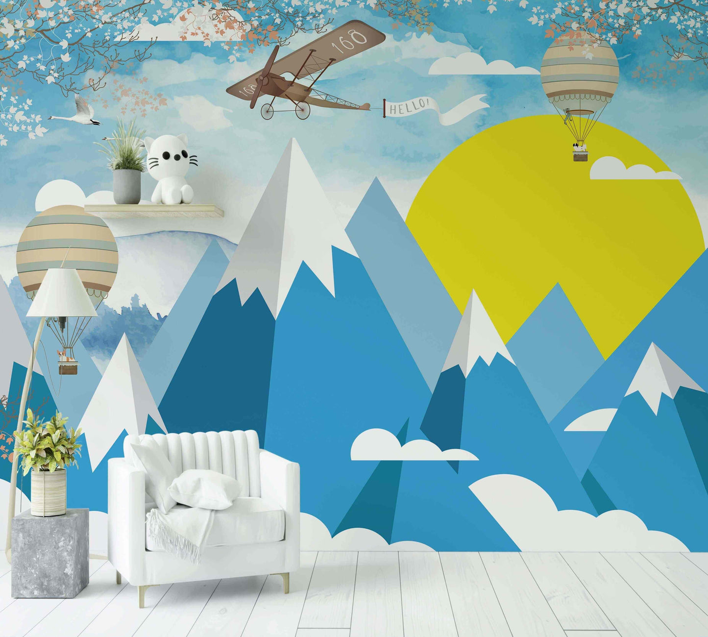 Papier peint chambre enfants montagnes bleues, montgolfières, soleil jaune et décor ludique