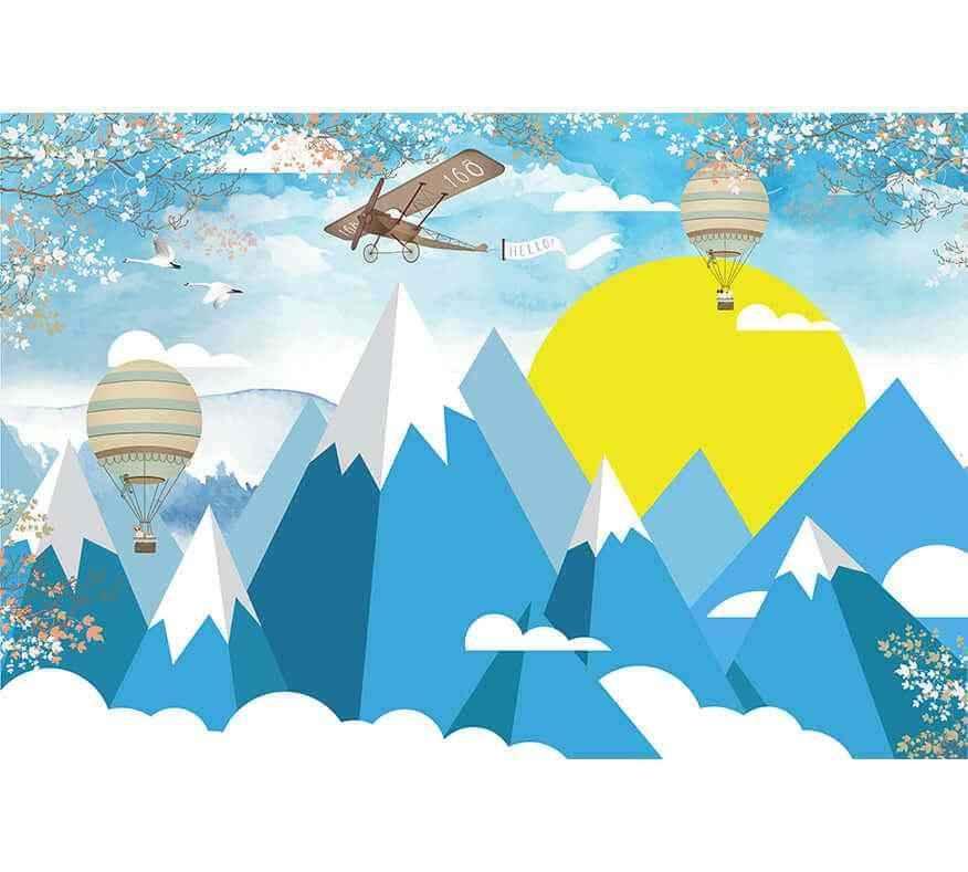 Papier peint bleu avec montagnes, montgolfières, avion vintage et soleil pour décoration murale enfant.